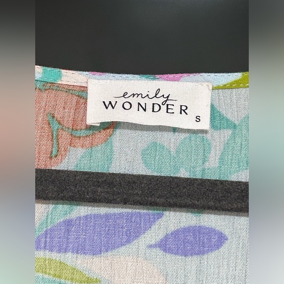 Emily Wonder | Floral Blouse Small - Picture 5 of 8
